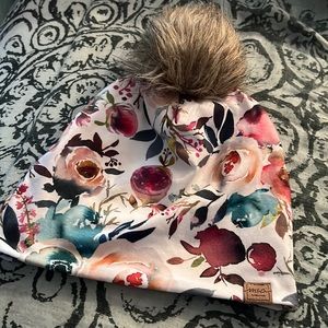 M&C white flower beanie